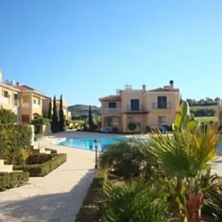 Tatil Evi 2 Bed House - Sleeps 4 - Pool - Garden - Parking Polis