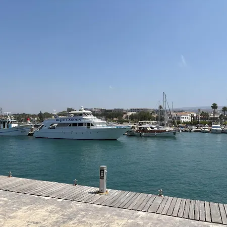 2 Bed House - Sleeps 4 - Pool - Garden - Parking * Πόλη