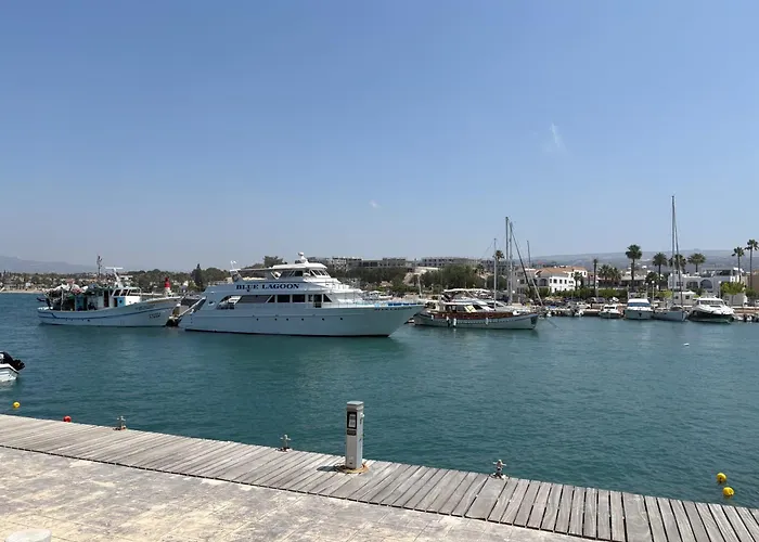 2 Bed House - Sleeps 4 - Pool - Garden - Parking * Polis